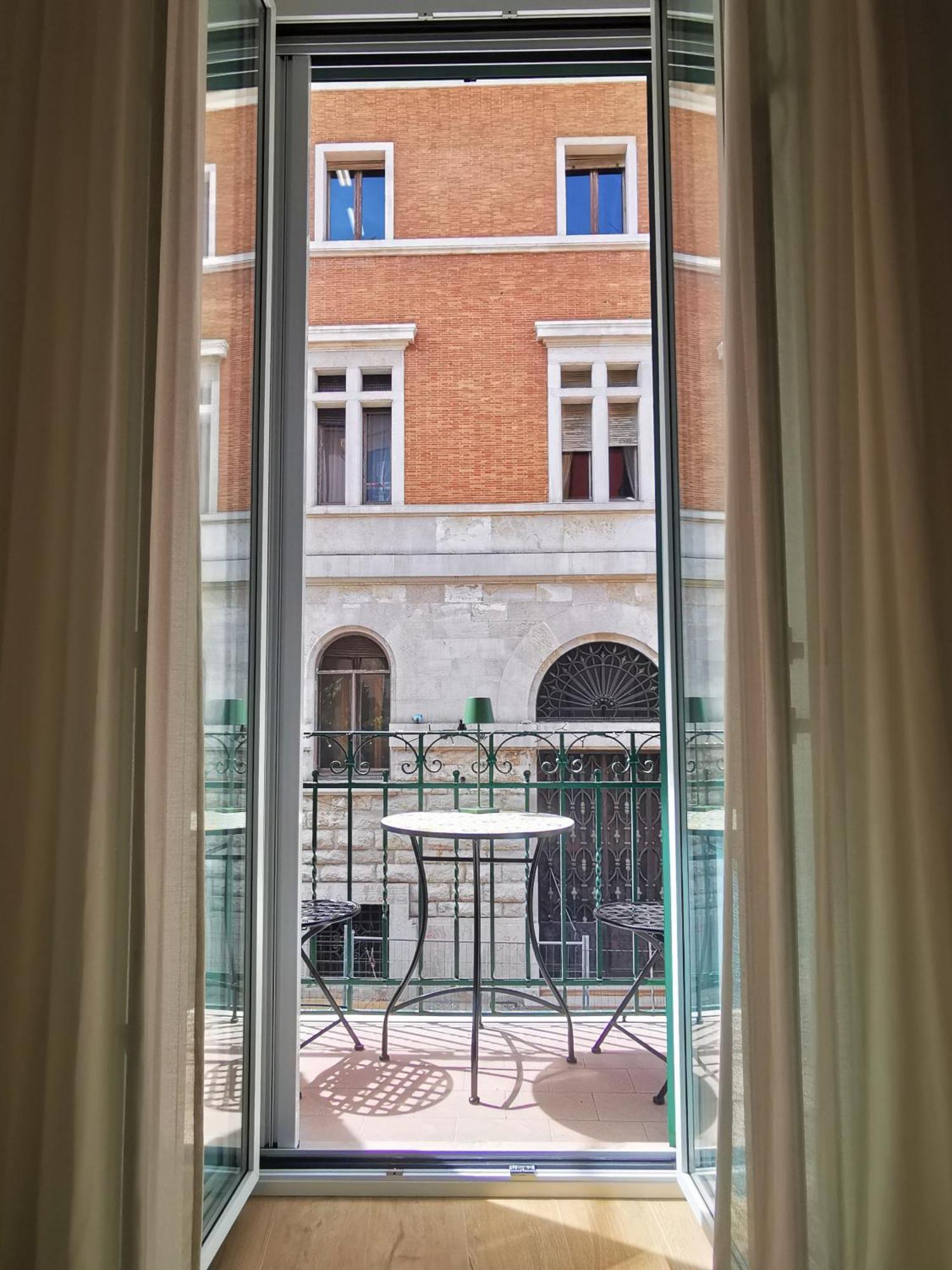 Cattaro 65 - Flexible Check-In Apartments Бари Екстериор снимка